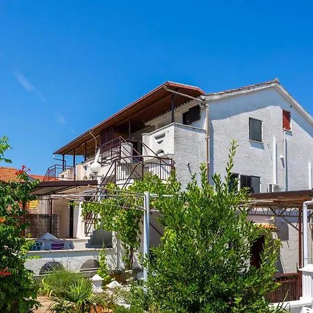 Διαμέρισμα 2 Bedroom Amazing In *