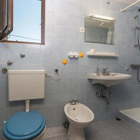 2 Bedroom Front In *