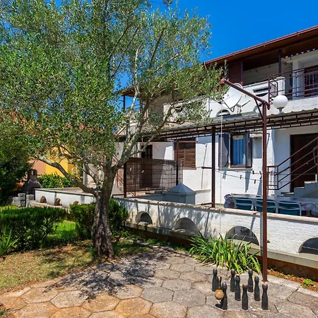 2 Bedroom Front In * Pinezići