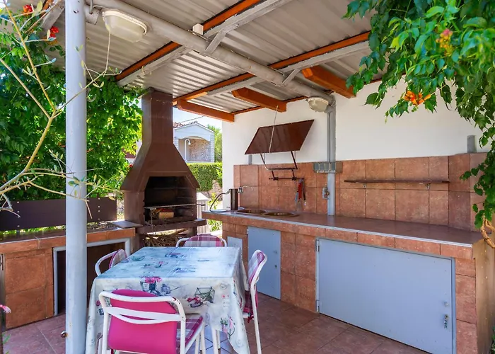 2 Bedroom Amazing In Pinezići